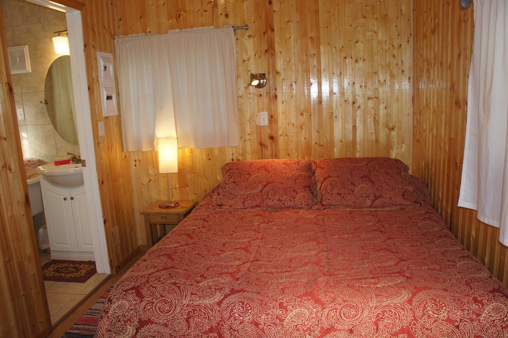 Fairmont Mountain Bungalows Fairmont Hot Springs Room photo